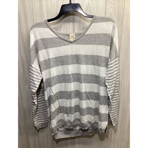 FADED GLORY Women's (Size 16-18) Long Sleeve V-Neck Lightweight Sweater‎ (F)